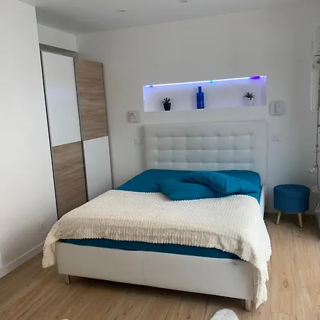 Appartement Independant Refait A Neuf Avec Jacuzzi Et Terrasse Privative Proximite Gare Viarmes Exterior photo
