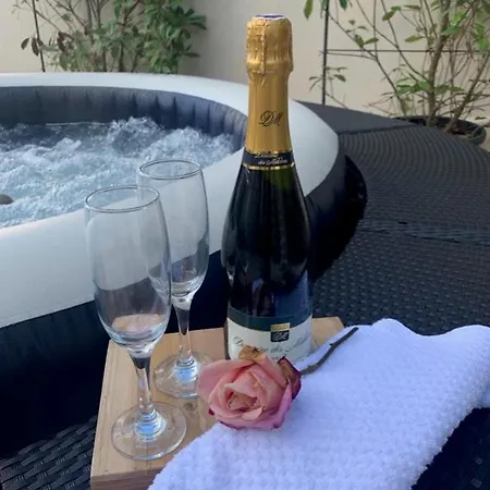 Appartement Independant Refait A Neuf Avec Jacuzzi Et Terrasse Privative Proximite Gare Viarmes Exterior photo