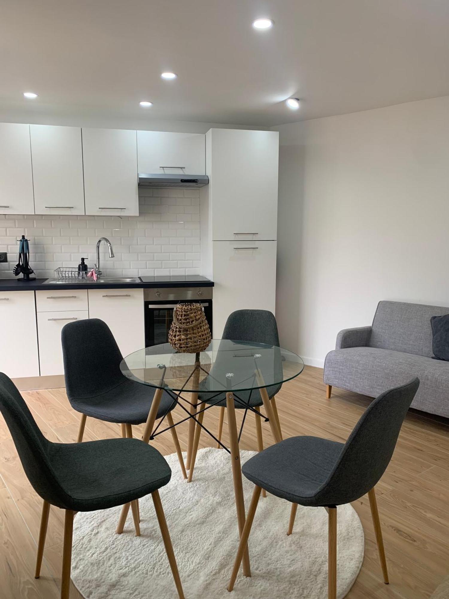 Independant Refait A Neuf Avec Jacuzzi Et Terrasse Privative Proximite Gare Appartamento