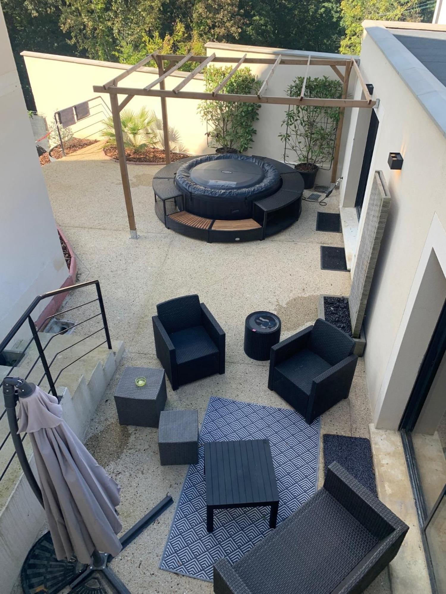 Apartment Independant Refait A Neuf Avec Jacuzzi Et Terrasse Privative Proximite Gare *