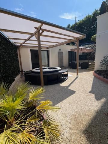 Apartment Independant Refait A Neuf Avec Jacuzzi Et Terrasse Privative Proximite Gare *